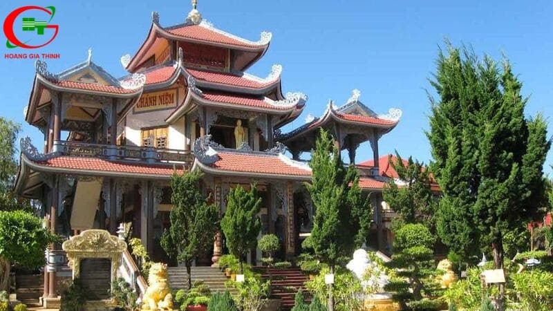 Chùa Tịnh Xá nằm trên Núi Nhỏ