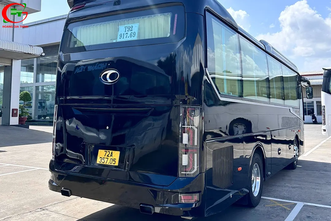 Thuê xe Limousine 20 chỗ Limited tại Hoàng Gia Thịnh - Ngoại thất sang trọng
