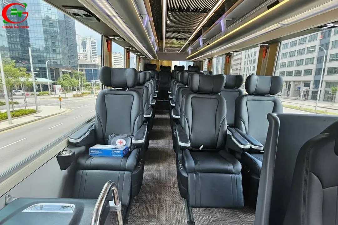 Thuê xe Limousine 20 chỗ Limited tại Hoàng Gia Thịnh - Sang trọng hiện đại