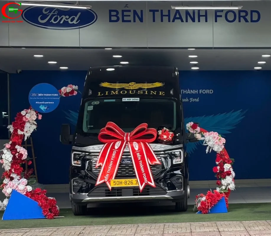 Thuê xe Limousine 12 chỗ Ford Skybus Luxury - Ngoại thất
