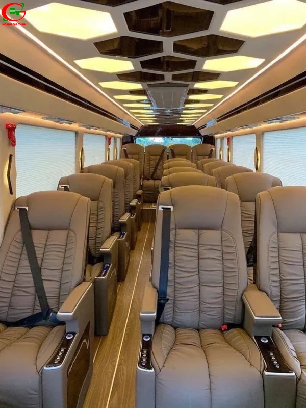 Thuê Xe Limousine 20 Chỗ AutoKingdom Của Hoàng Gia Thịnh - Nội thất cao cấp