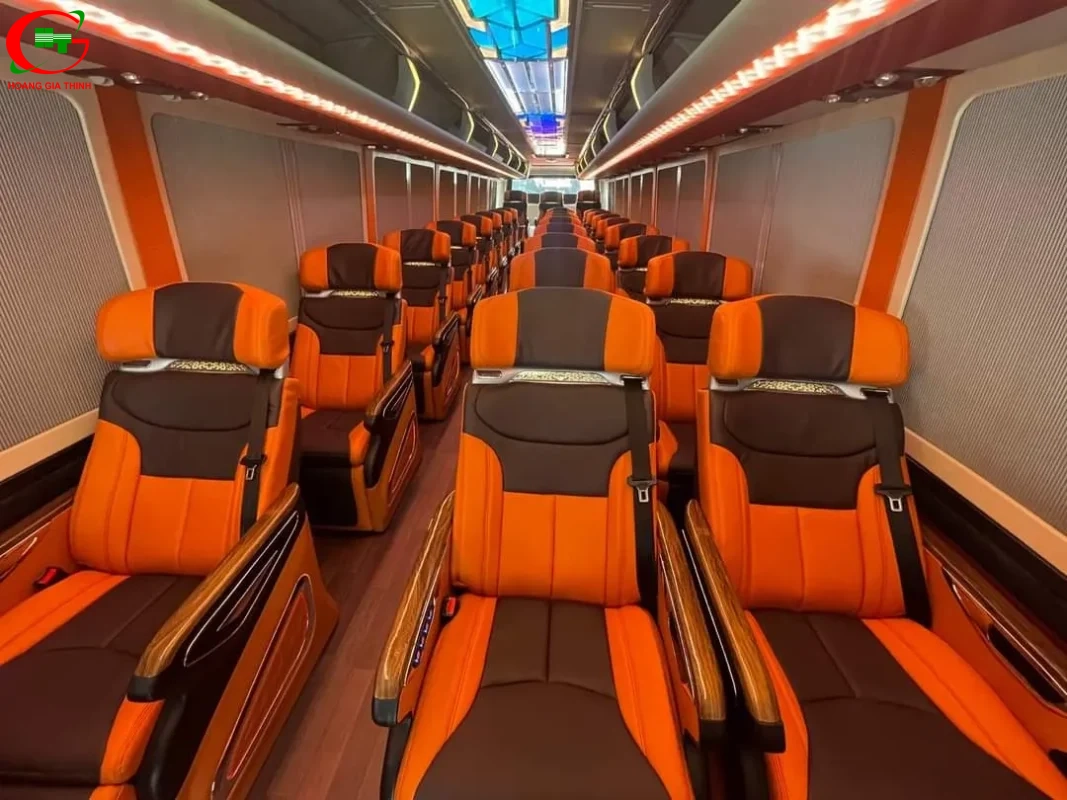 Thuê Xe Limousine 27 Chỗ Limited – Hoàng Gia Thịnh - Không gian riêng tư