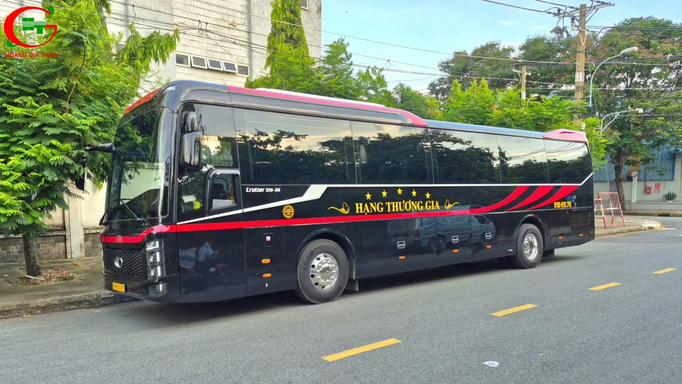 Thuê xe Limousine 29 chỗ Business - Ngoại thất sang trọng