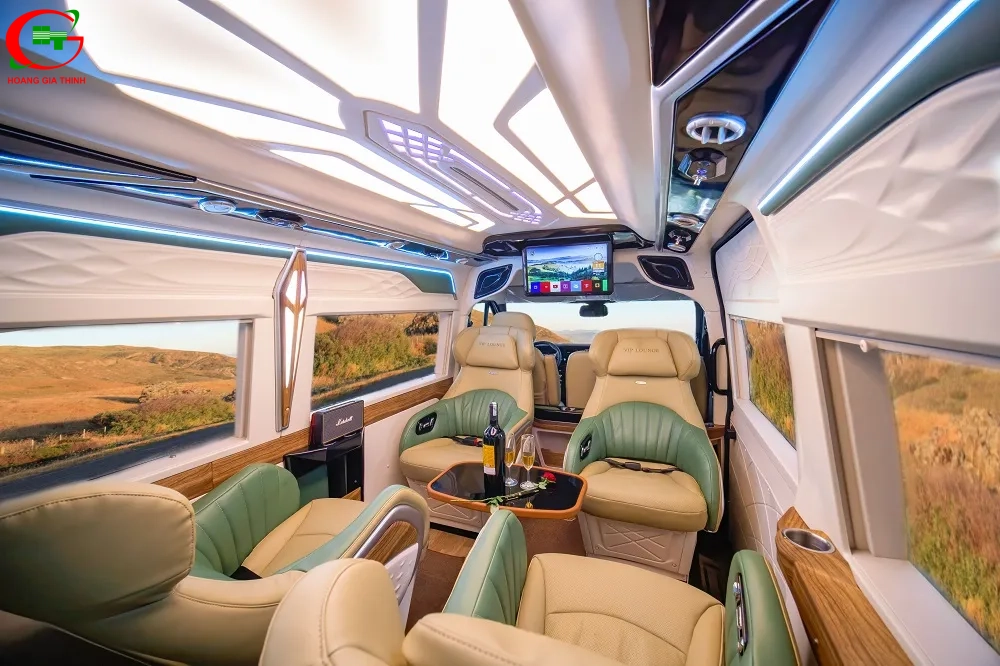 Thuê Xe Limousine 9 chỗ Ford DCar bản VIP Lounge Giường nằm - Phòng VIP Lounge phiên bản màu xanh lá