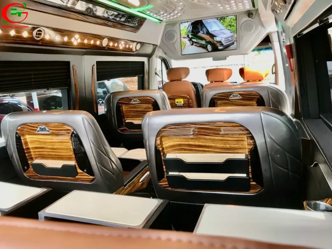 Thuê Xe Limousine 9 Chỗ Solati DCar Thượng Đỉnh Luxury Của Hoàng Gia Thịnh - Tiện ích giải trí