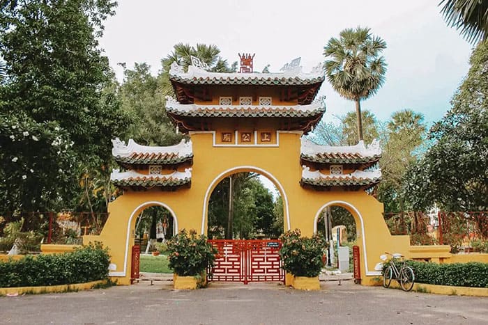 5-ngoi-chua-cau-duyen-o-sai-gon-9