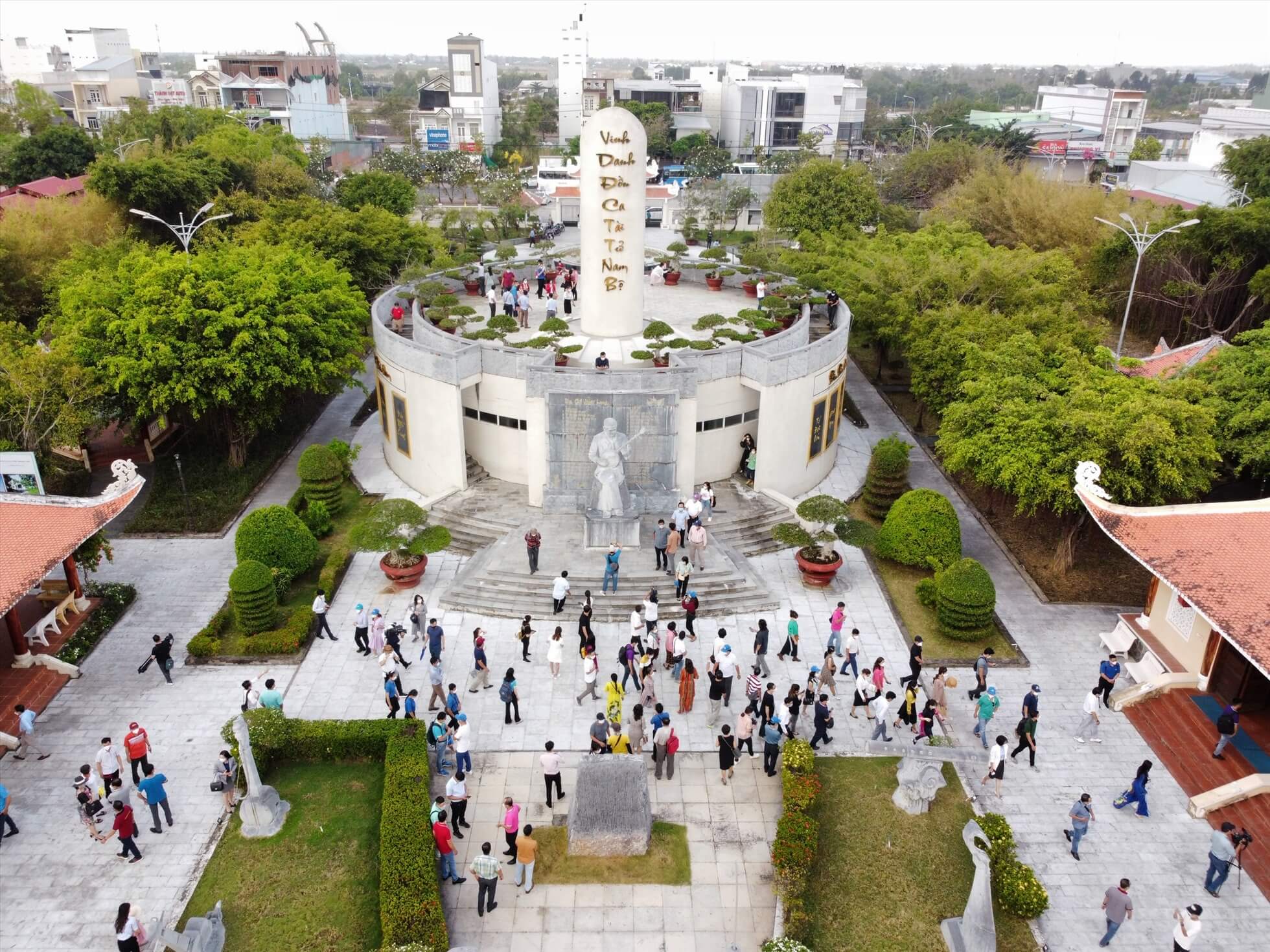 Khu tưởng niệm nhạc sĩ Cao Văn Lầu.