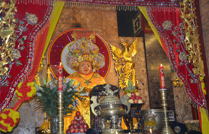 Cam-nang-di-chua-ba-chau-doc-an-giang-kham-pha-le-hoi-mieu-ba-chua-xu-10