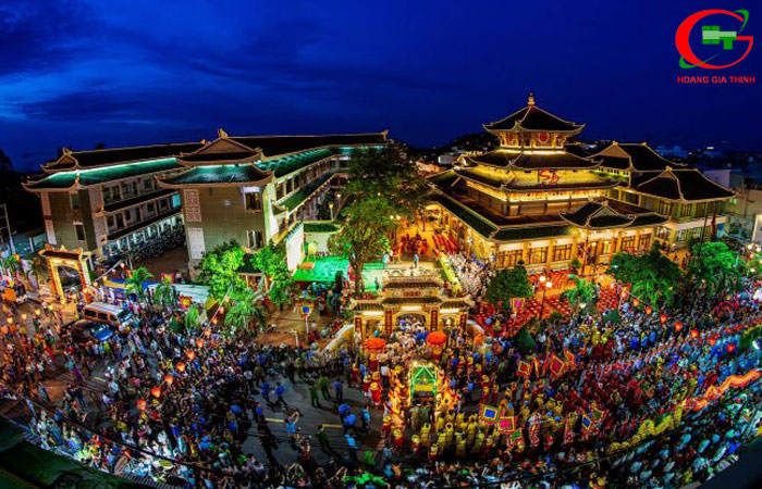 Cam-nang-di-chua-ba-chau-doc-an-giang-kham-pha-le-hoi-mieu-ba-chua-xu-3