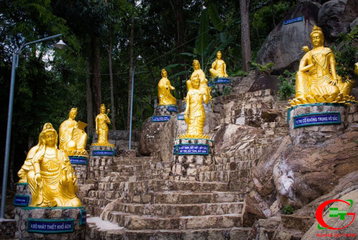 Cuoi-tuan-chinh-phuc-nui-chua-chan-gia-lao-noc-nha-o-dong-nai-16