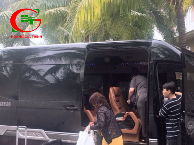 anh Khang đánh giá tốt xe limousine Hoàng Gia Thịnh