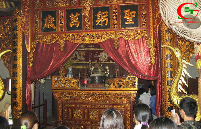 Len-chua-ha-cau-duyen-kinh-nghiem-du-lich-tham-quan-chua-ha-2021-4