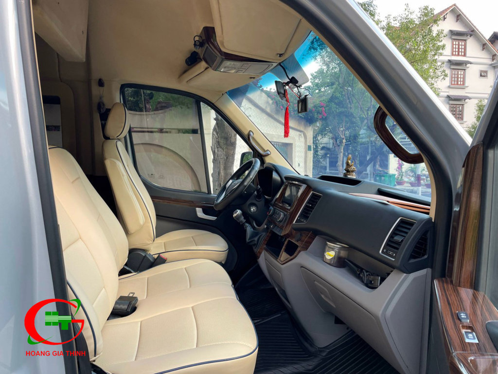 Cho Thuê Xe Limousine Solati 9 Chỗ Ghế Nhập Khẩu Giá Rẻ Tại TPHCM