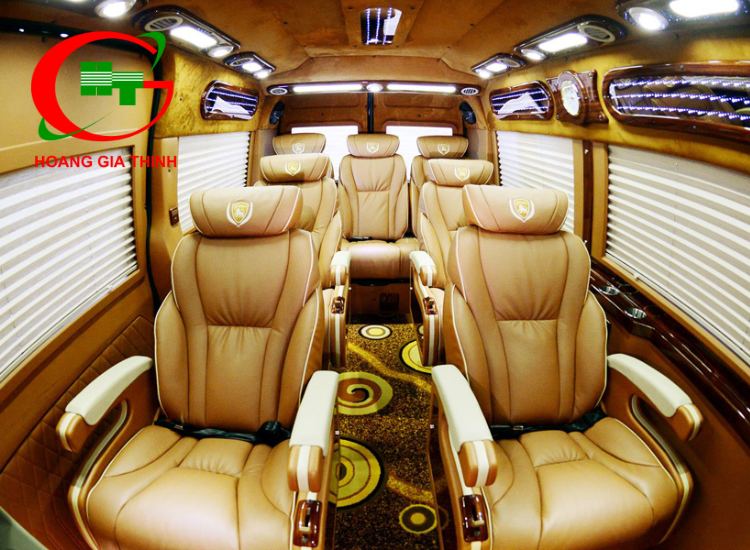 Xe limousine Hoàng Gia Thịnh