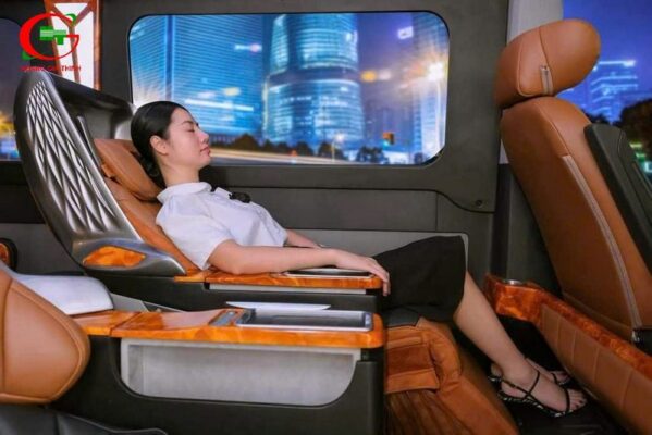 Vì sao lái xe đường dài dễ gây đau lưng?