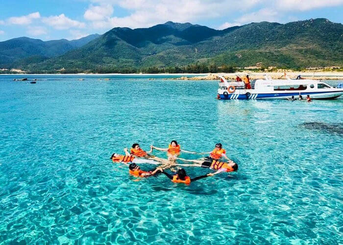 kham-pha-ve-dep-cua-bien-my-khe-vui-choi-nap-vitamin-sea-dip-tet-2024-2