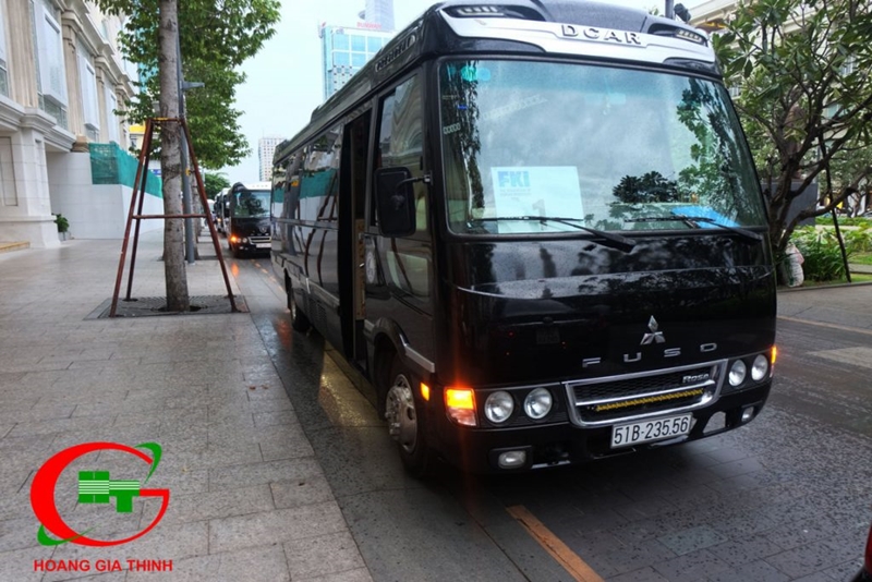 Dịch vụ cho thuê xe Limousine Hoàng Gia Thịnh