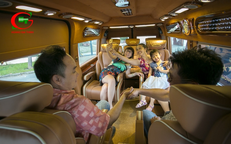 Thuê xe Limousine du lịch Tết 