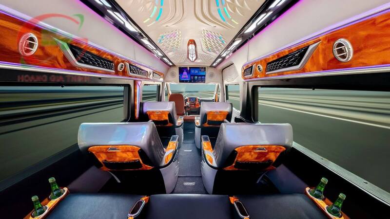 Sự thoải mái và không gian "chuẩn thương gia" của Limousine