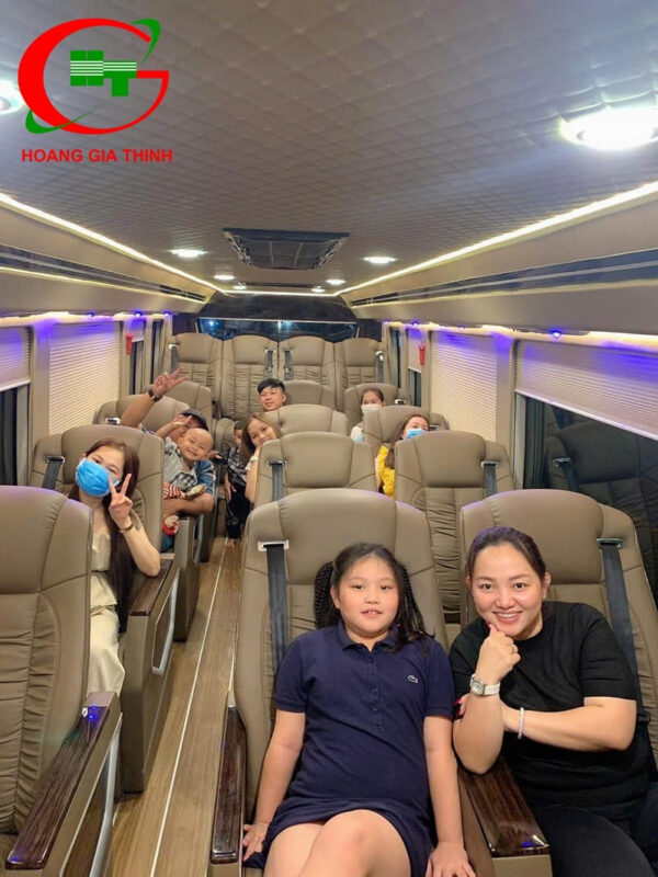 Giải đáp các câu hỏi thường gặp về thuê xe ô tô đi công tác