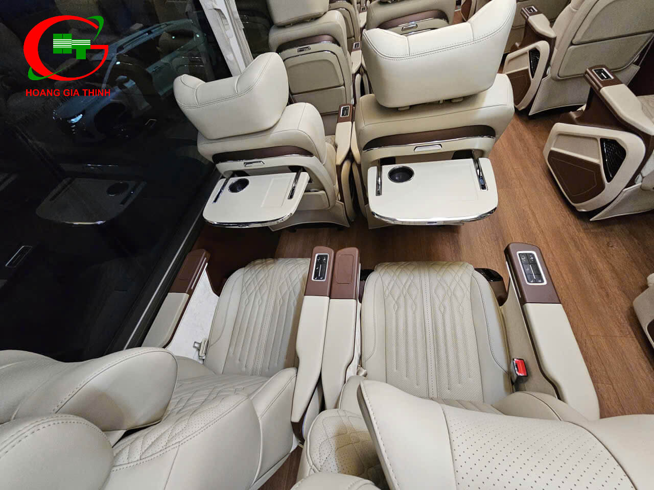 thue-xe-limousine-29-cho-10