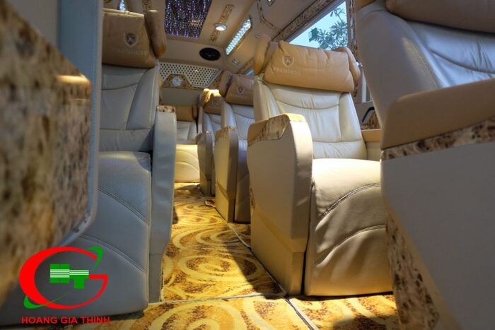 Xe limousine 12 – 19 chỗ đi Vũng Tàu – Lựa chọn cho nhóm bạn và đoàn khách vừa