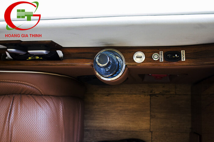 Đa dạng dịch vụ tiện ích với xe Limousine