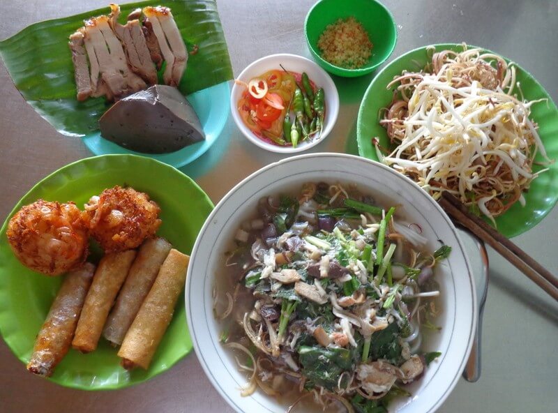 Bún nước lèo Trà Vinh