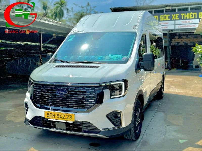 Giải đáp: Xe 16 chỗ được phép chở tối đa bao nhiêu người?