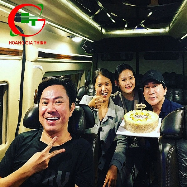 xe Limousine 9s Ford transit cùng Kim Tử Long (2,)